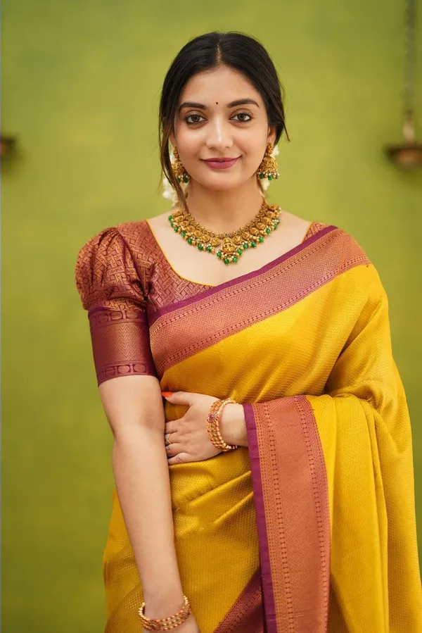 Gold_Soft_Lichi_Silk_Saree_For_Women