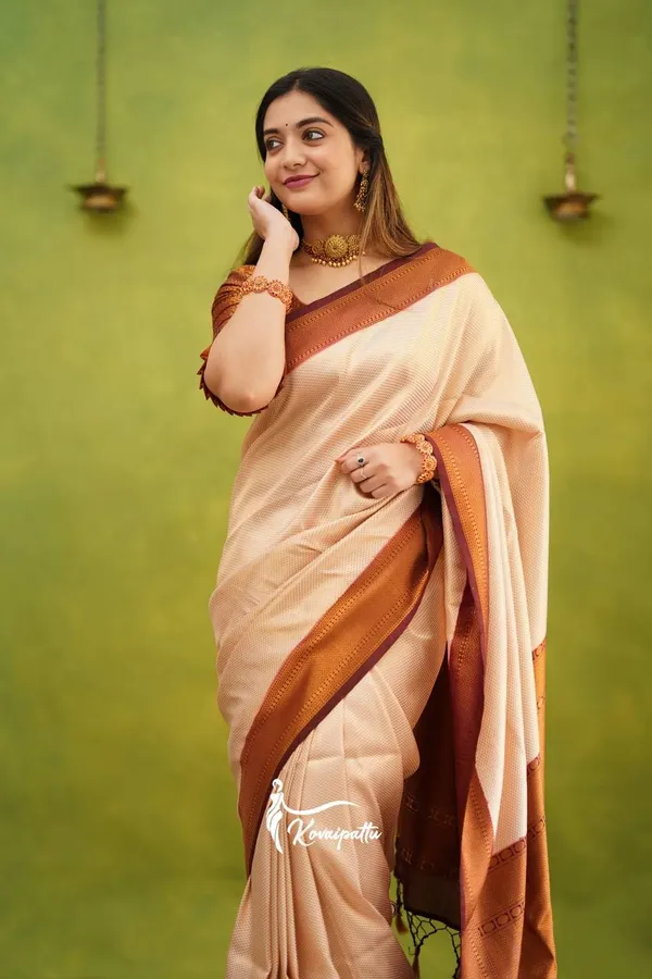 White_Soft_Lichi_Silk_Saree_For_Women
