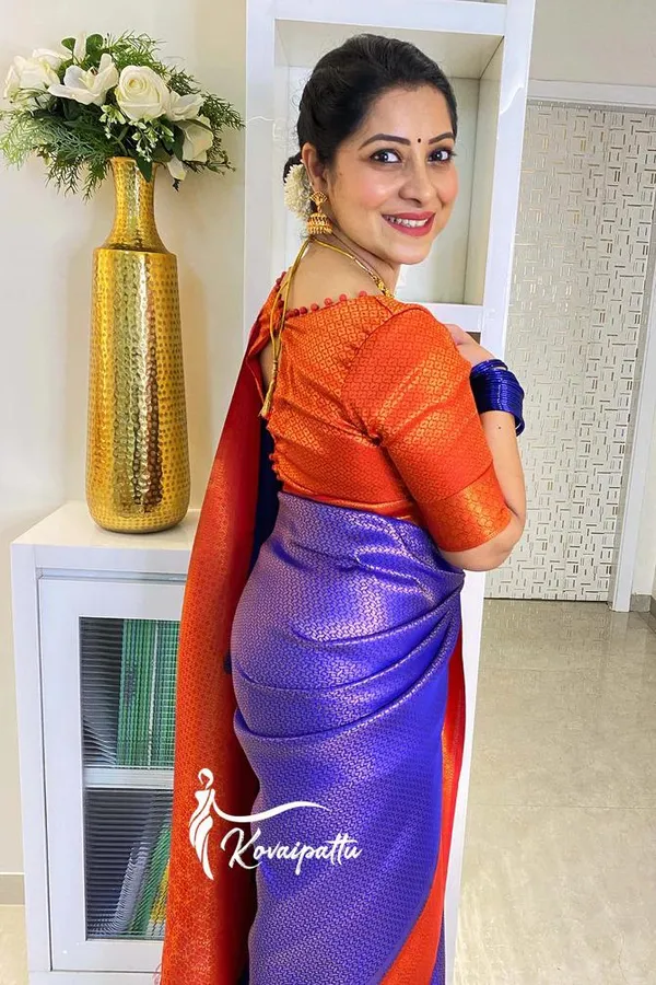 Royal_Blue_Soft_Lichi_Silk_Saree_For_Women