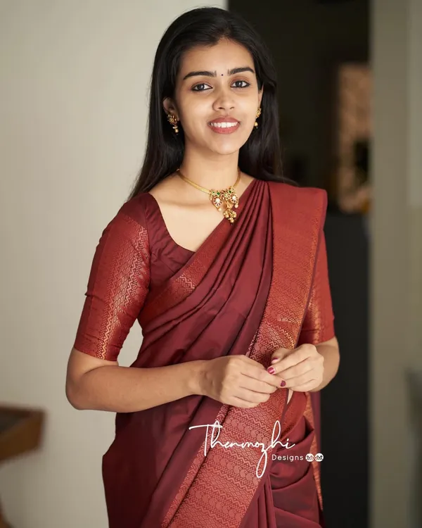 Maroon_Banarasi_Soft_Lichi_Silk_Saree_For_Women