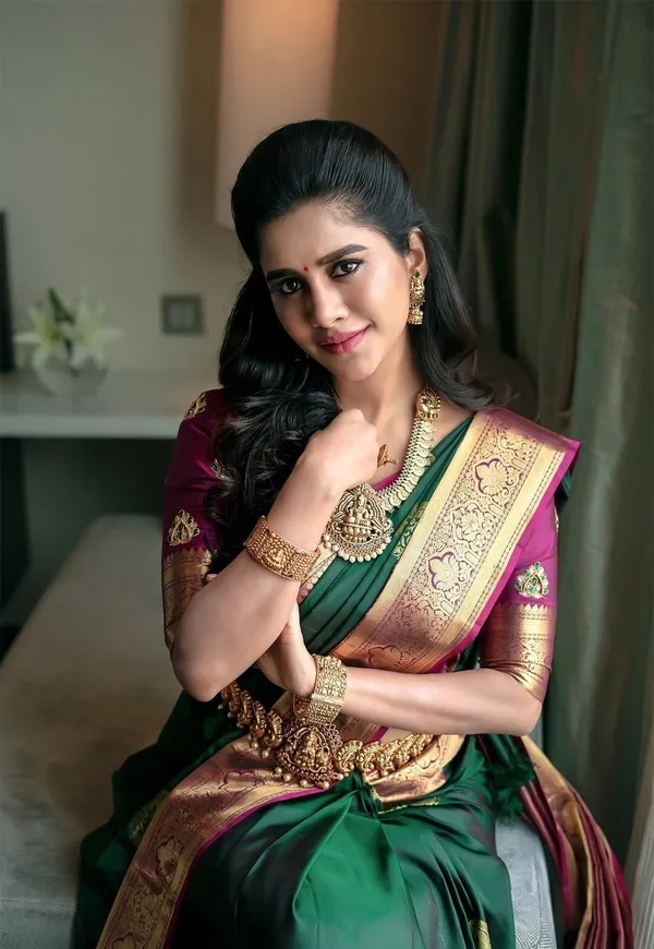 Green_Soft_Lichi_Silk_Saree_For_Women