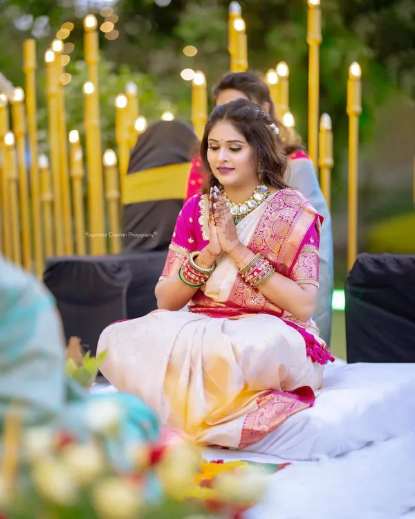Cream-Pink_Soft_Lichi_Silk_Saree_For_Women
