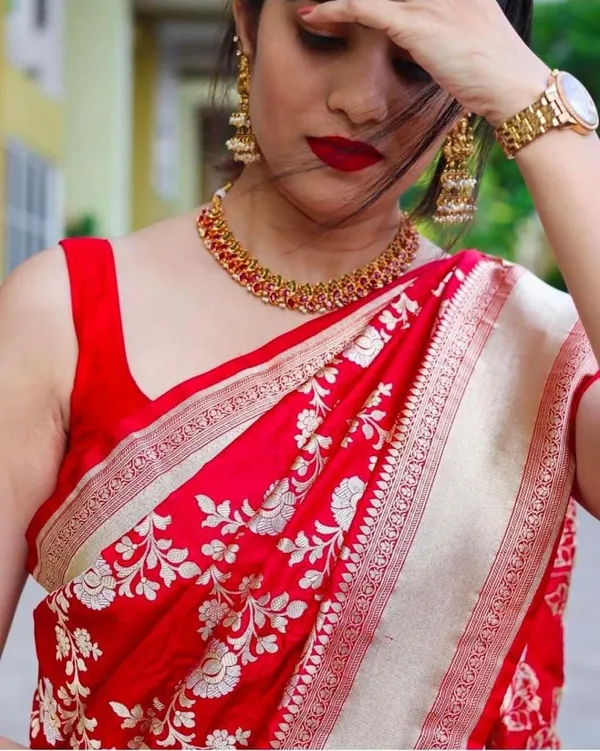 Red_Soft_Lichi_Silk_Saree_For_Women