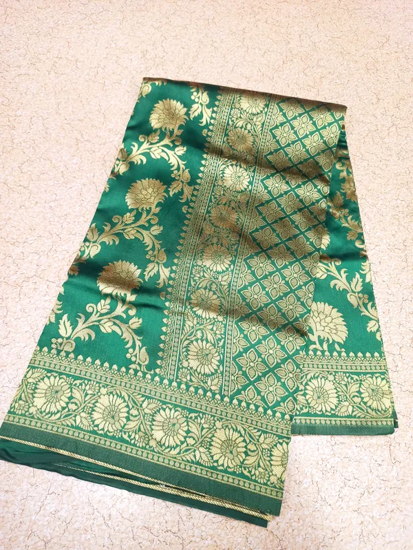 Green_Soft_Lichi_Silk_Saree_For_Women