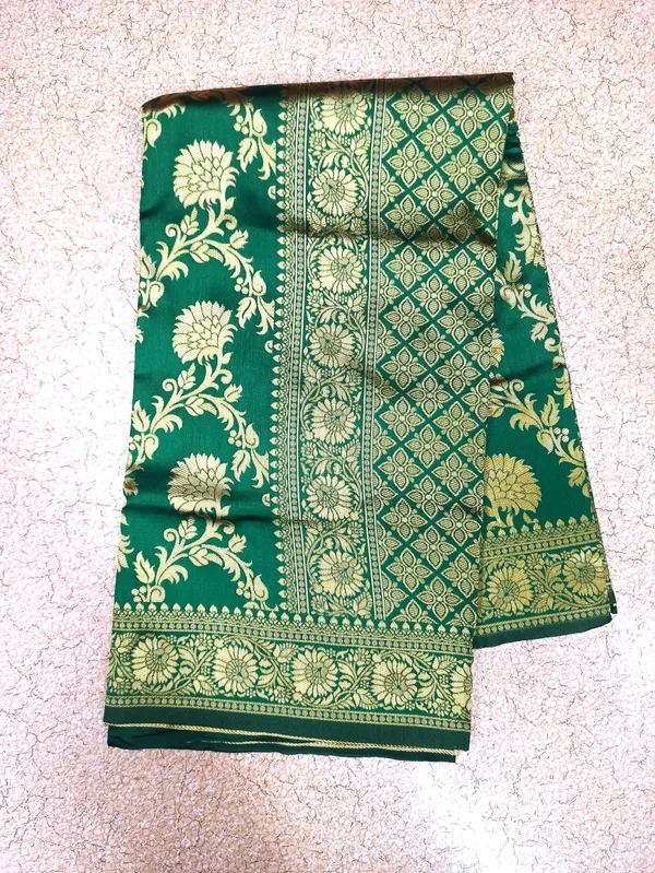 Green_Soft_Lichi_Silk_Saree_For_Women