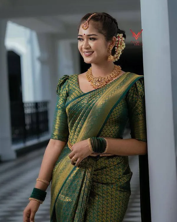 Green_Soft_Lichi_Silk_Saree_For_Women
