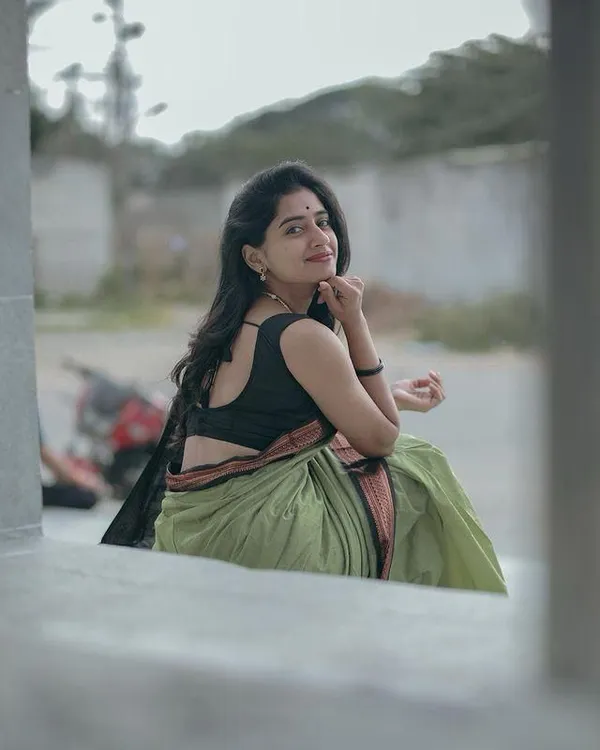 Green_Soft_Lichi_Silk_Saree_For_Women