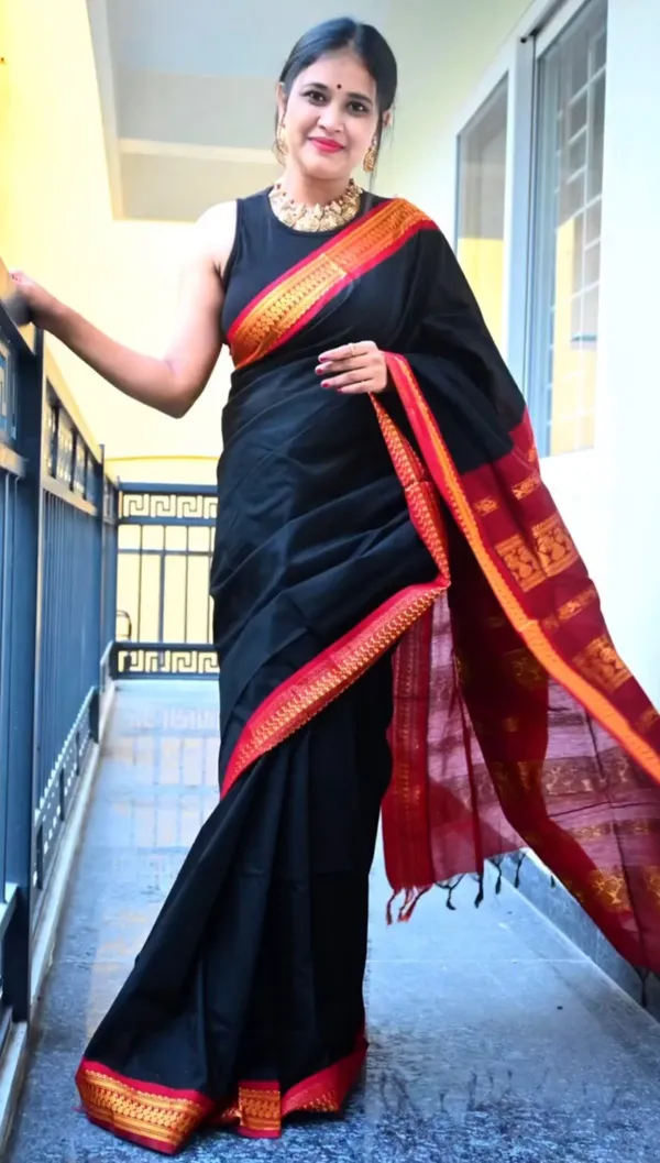 Black_Soft_Lichi_Silk_Saree_For_Women