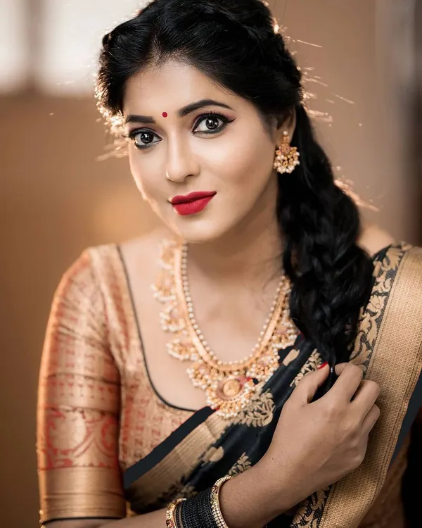 Black_Soft_Lichi_Silk_Saree_For_Women