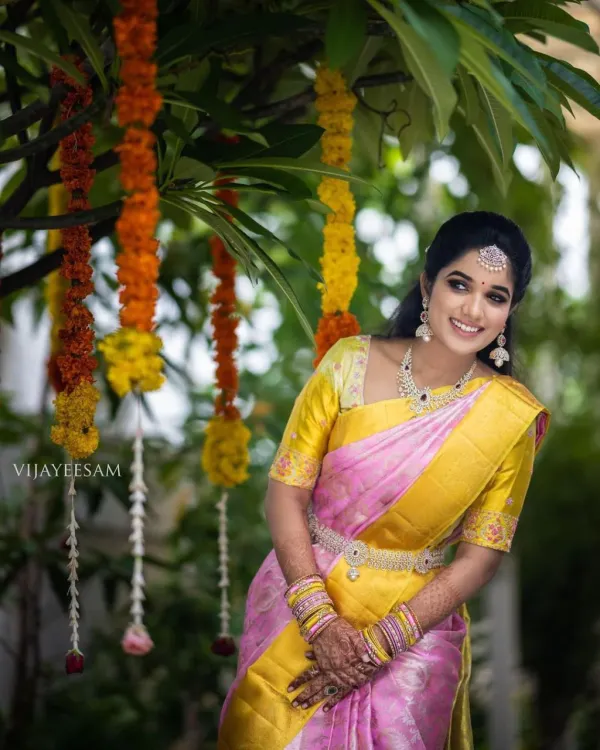 Pink-Gold_Soft_Lichi_Silk_Saree_For_Women