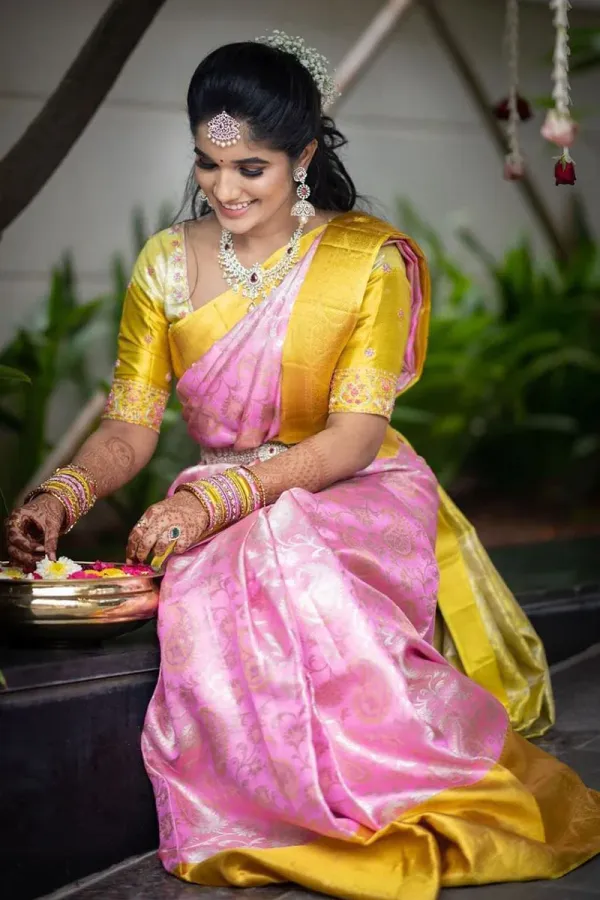 Pink-Gold_Soft_Lichi_Silk_Saree_For_Women