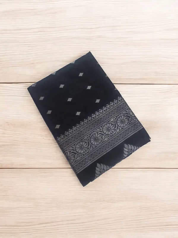 Black_Banarasi_Soft_Lichi_Silk_Saree_For_Women