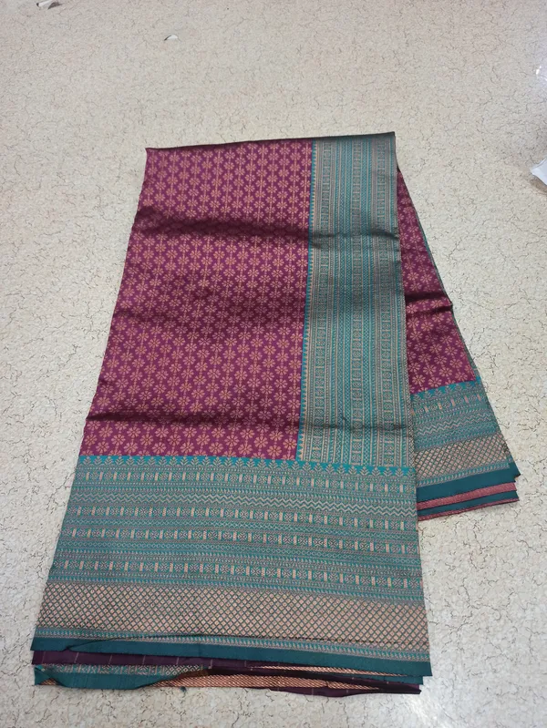 Maroon_Soft_Lichi_Silk_Saree_For_Women