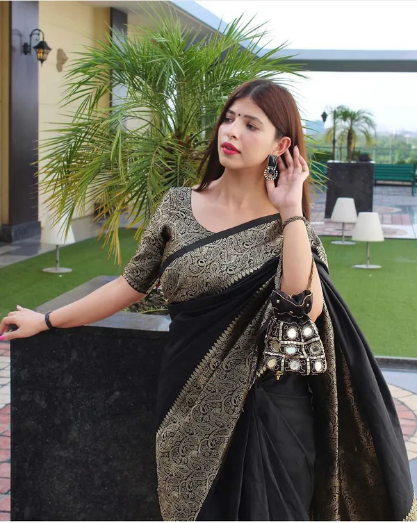 Black_Soft_Lichi_Silk_Saree_For_Women