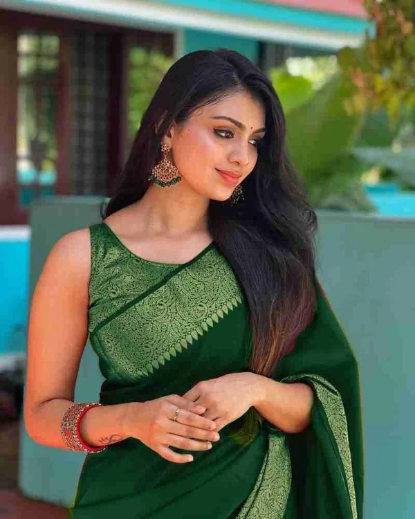 Green_Soft_Lichi_Silk_Saree_For_Women