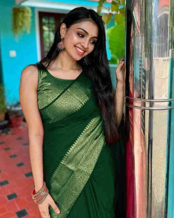 Green_Soft_Lichi_Silk_Saree_For_Women