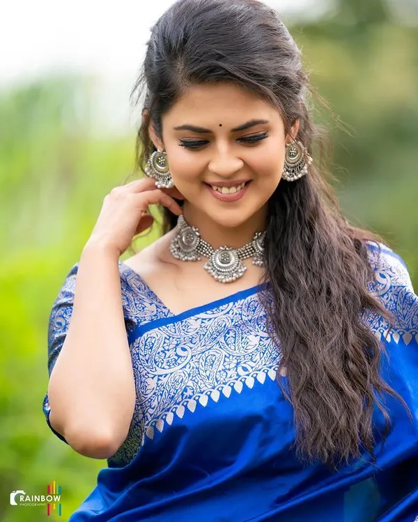 Royal_Blue_Soft_Lichi_Silk_Saree_For_Women