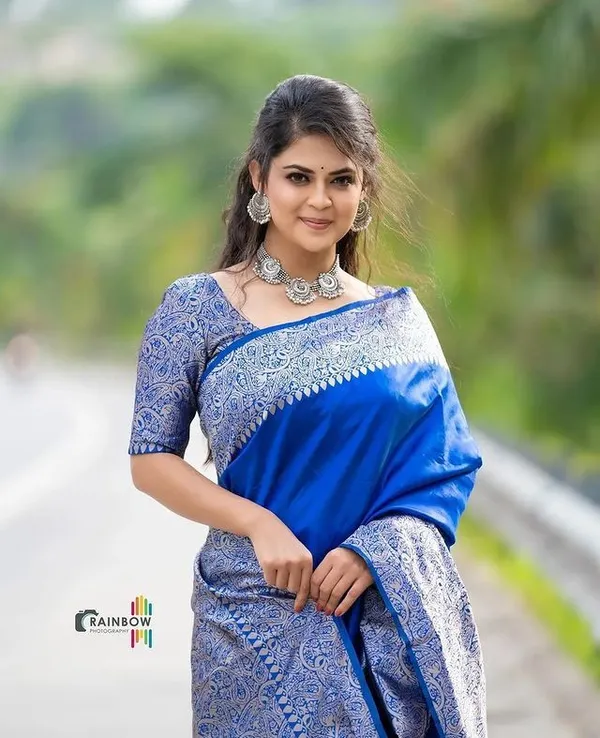 Royal_Blue_Soft_Lichi_Silk_Saree_For_Women