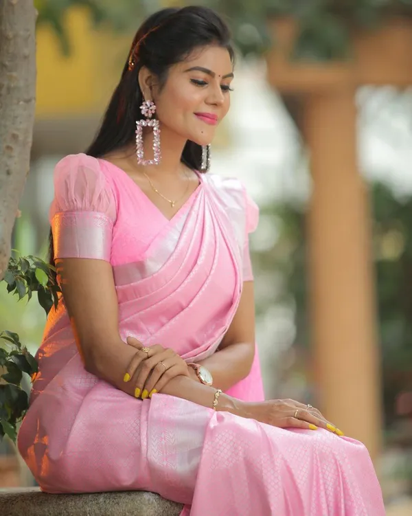 Pink_Soft_Lichi_Silk_Saree_For_Women