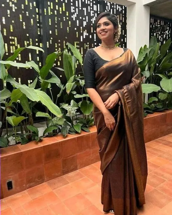 Black_Soft_Lichi_Silk_Saree_For_Women