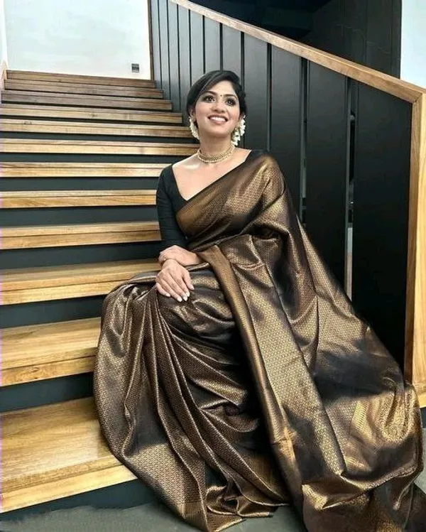 Black_Soft_Lichi_Silk_Saree_For_Women