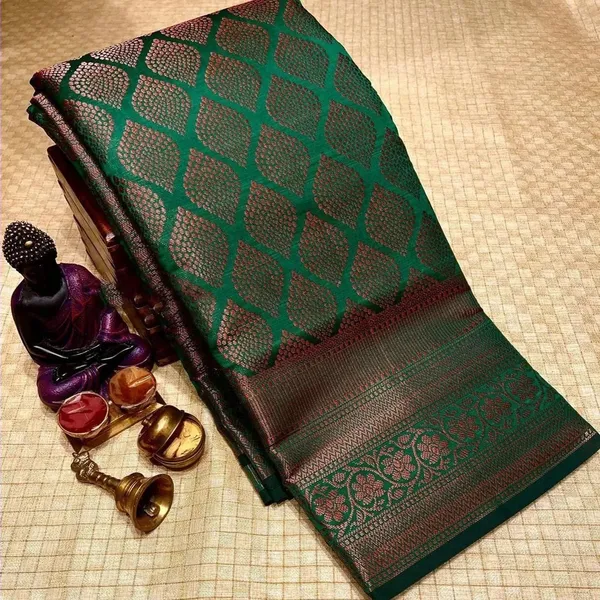 Green_Soft_Lichi_Silk_Saree_with_Rich_Pallu_and_Jacquard_Work_for_Women