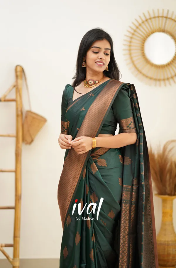 Dark_Green_Soft_Lichi_Silk_Saree_For_Women