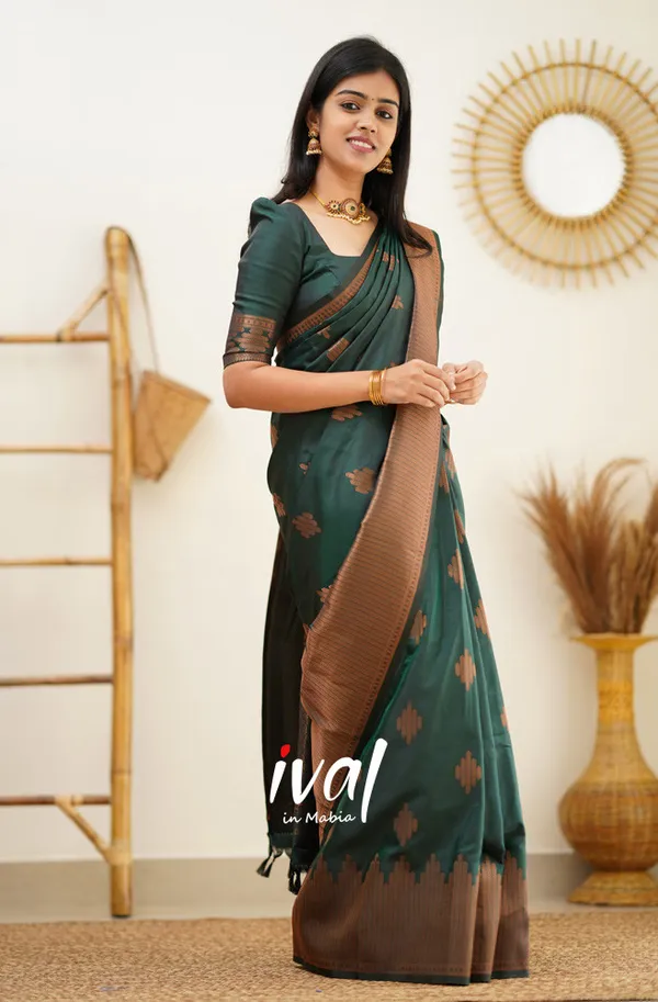 Dark_Green_Soft_Lichi_Silk_Saree_For_Women