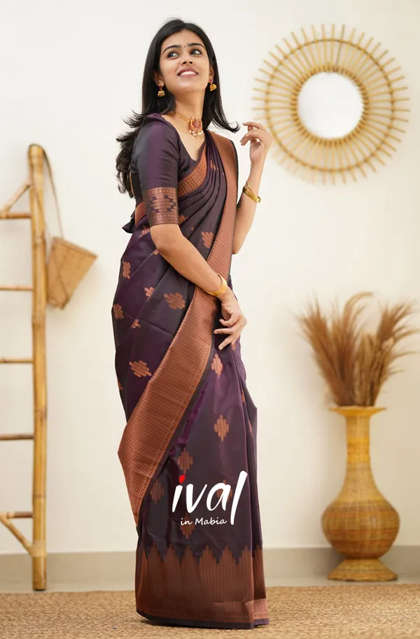 Magenta_Soft_Lichi_Silk_Saree_For_Women