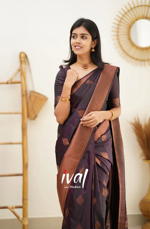 Magenta_Soft_Lichi_Silk_Saree_For_Women