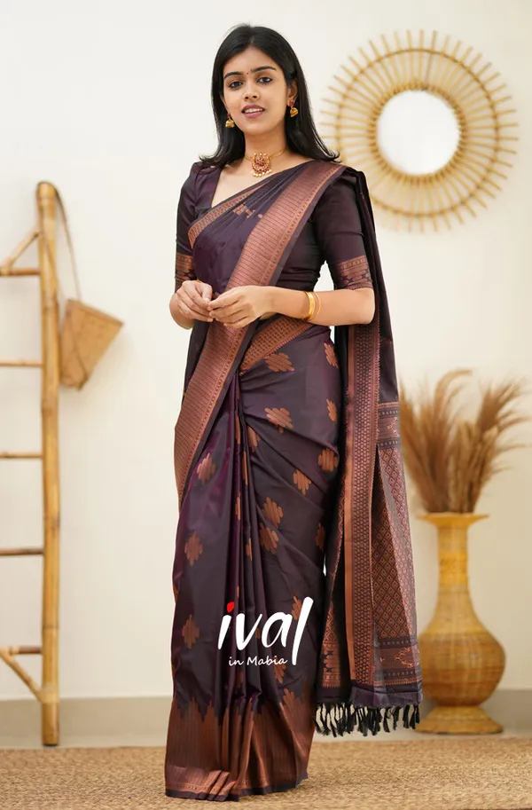 Magenta_Soft_Lichi_Silk_Saree_For_Women