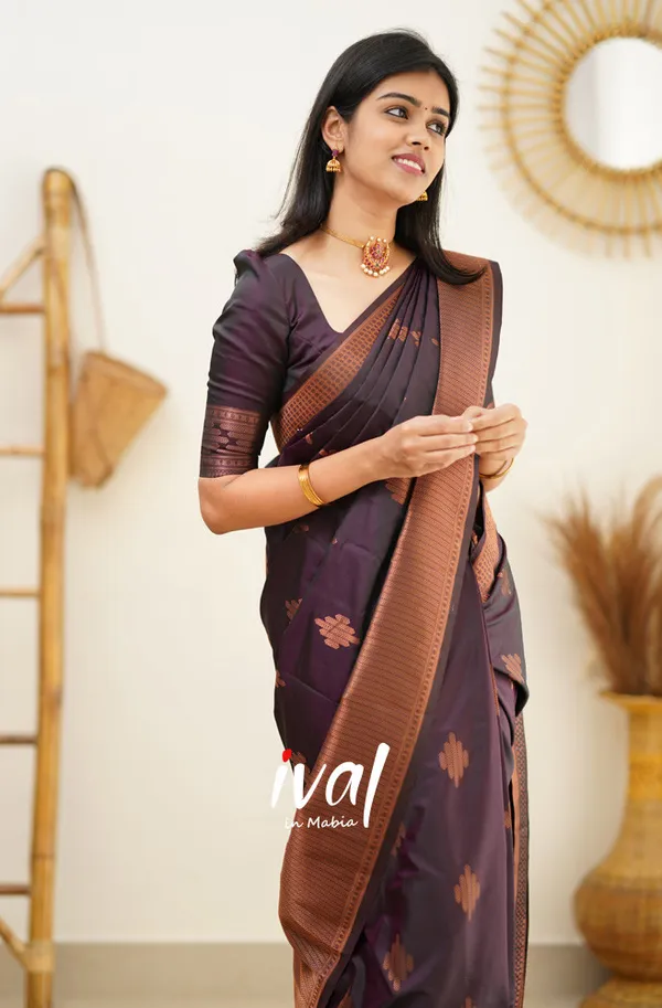 Magenta_Soft_Lichi_Silk_Saree_For_Women