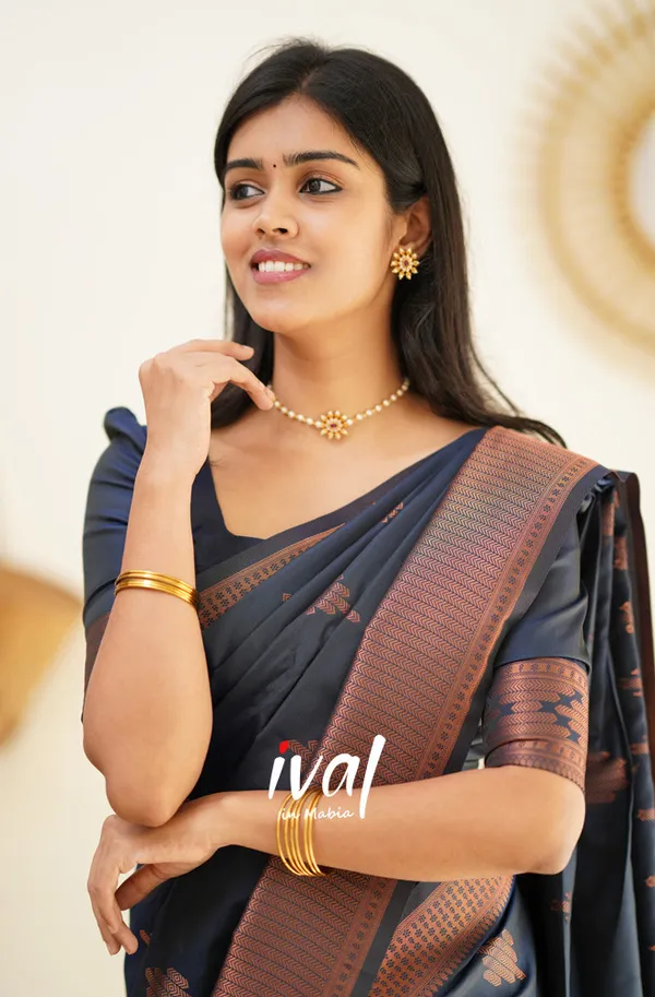 Navy_Blue_Soft_Lichi_Silk_Saree_For_Women