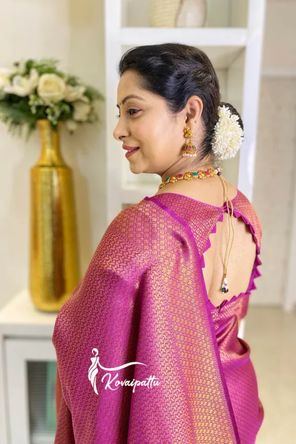 Pink_Soft_Lichi_Silk_Saree_For_Women