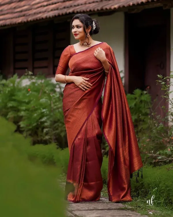 Maroon_Soft_Lichi_Silk_Saree_For_Women