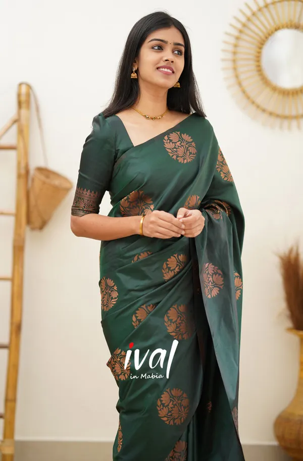 Dark_Green_Soft_Lichi_Silk_Saree_For_Women
