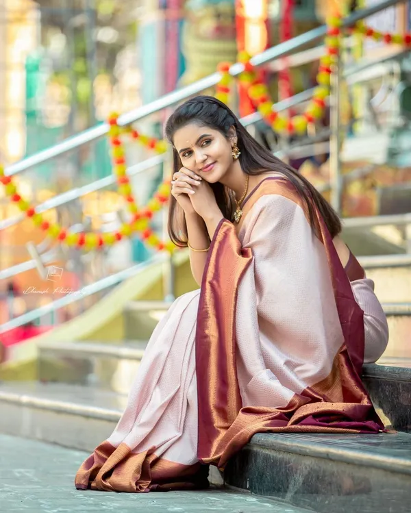 Copper_Banarasi_Soft_Lichi_Silk_Saree_For_Women