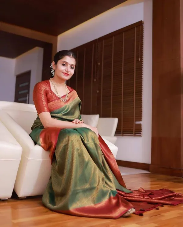 Green_Banarasi_Soft_Lichi_Silk_Saree_For_Women