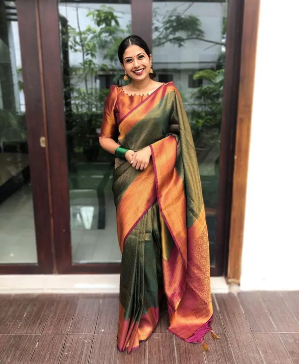 Green_Banarasi_Soft_Lichi_Silk_Saree_For_Women