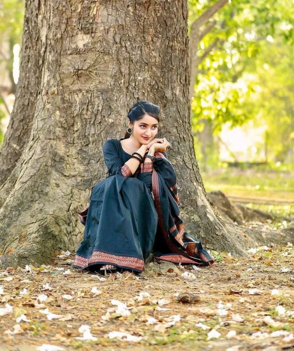 Black_Soft_Lichi_Silk_Saree_For_Women