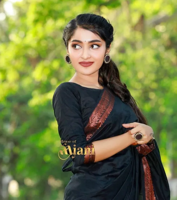 Black_Soft_Lichi_Silk_Saree_For_Women