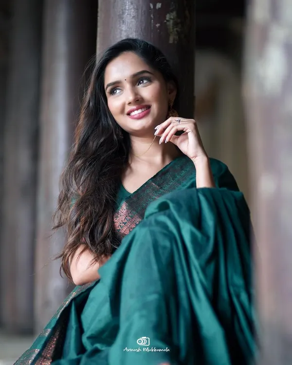 Green_Soft_Lichi_Silk_Saree_For_Women