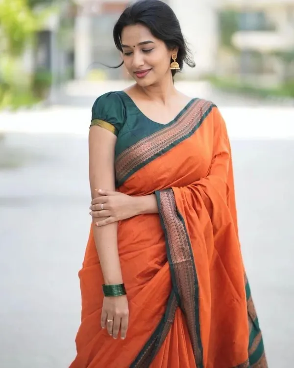 Peach_Saree_For_Women