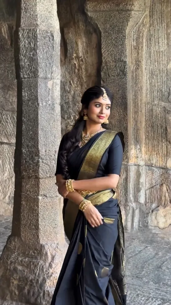 Black_Saree_For_Women
