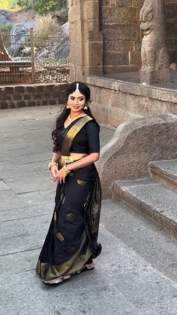Black_Saree_For_Women