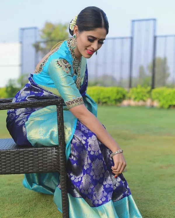 Navy_Blue_Saree_For_Women