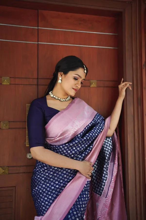 Navy_Blue_Saree_For_Women