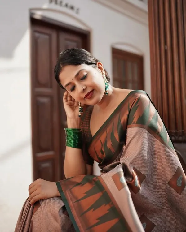 Grey_Saree_For_Women