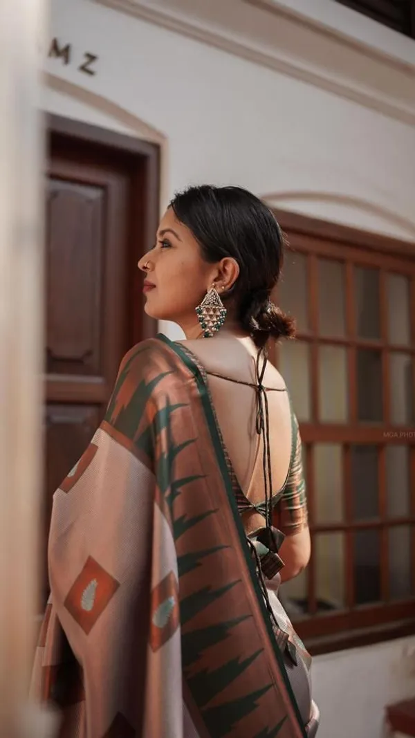 Grey_Saree_For_Women