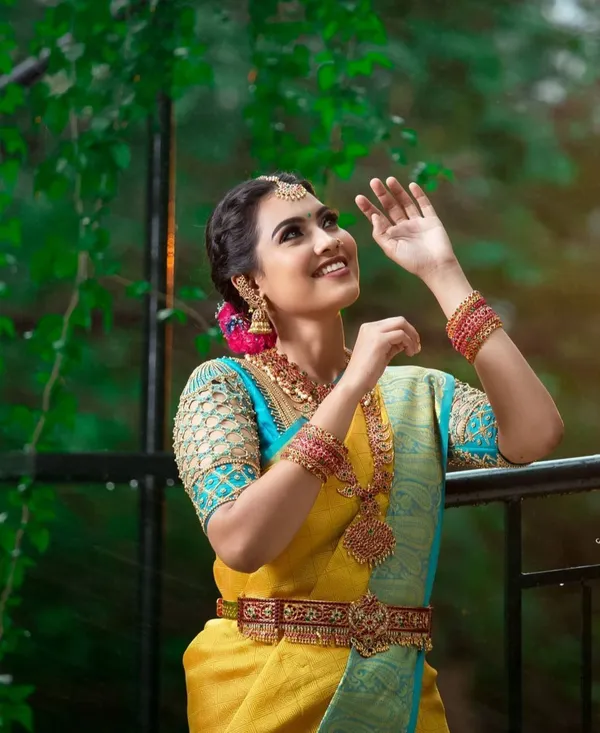 Yellow_Saree_For_Women